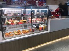 面包甜点陈列柜-Tims天好咖啡(华侨城步行街店)