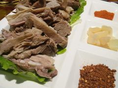 白条手抓羊肉-丝路香妃西域清真餐厅