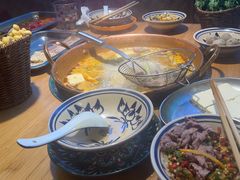 -洱火云南酸菜牛肉火锅(石景山当代商城店)