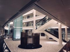 -上海滴水湖皇冠假日酒店