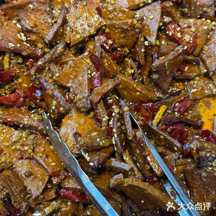 观音桥这家手撕兔，麻麻辣辣香迷糊了！！！