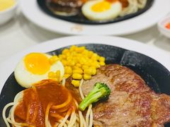 -汤姆家的牛排意面披萨(新城市广场店)