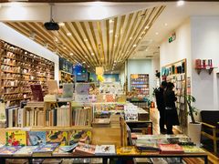 -猫的天空之城概念书店(印象城购物中心店)