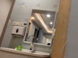 -广州健丽·去眼袋医疗美容机构