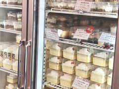 -红宝石·鲜奶小方·海派西点房(南丹店)