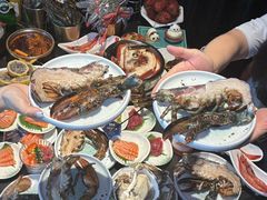 -雍容荟帝王蟹活龙虾展台自助(IFS黑金店)