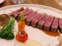 澳洲和牛西冷牛排（M6）-Golden Lily河内巴黎法越料理餐厅(建国西路店)