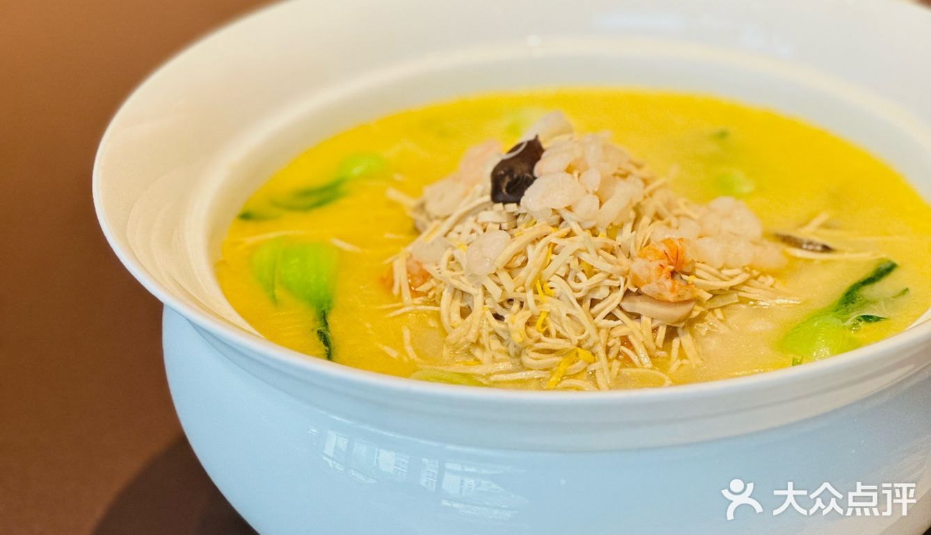 福州酒店中餐厅的天花板？