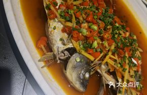 Spicy Stir-Fried Wild Crucian Carp