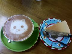 白咩拿铁-Anne猫窝咖啡屋