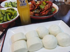 -虾弄弄海派小龙虾·牛羊蝎子火锅
