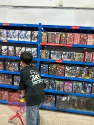 -逝水玩具折扣店