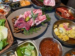 -草家酱蟹炭火烤肉店(珲春南路一店)
