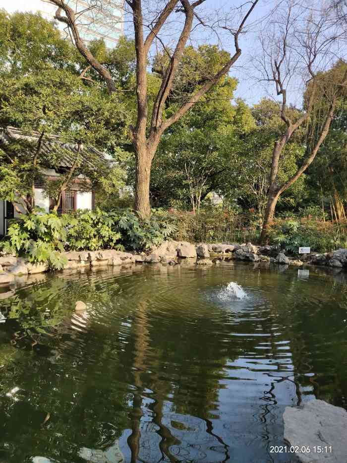 静安八景园-"静安公园内的一处景点八景园,这座小园林是.