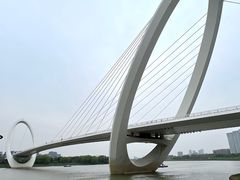 -南京眼步行桥