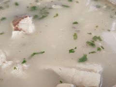 -雪湖煜辰鱼头老店(雪野湖店)