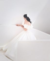 -艾米丽婚纱礼服