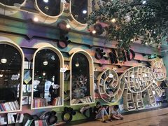 -钟书阁(松江泰晤士小镇店)