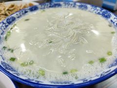 -雪琴面馆富安特色鱼汤面(城中花园店)