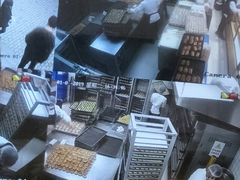 -鲍师傅糕点(江苏路店)