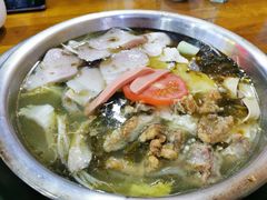 -泸州酸菜豆花火锅川师店