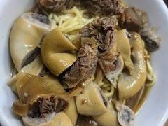 -松树干拌面店