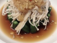 蒜蓉金针菇秋葵-关东小磨东北菜(上海长风大悦城店)