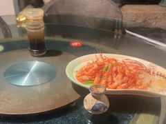 -亮河湾山庄