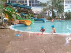 -龙脉温泉室内游泳馆