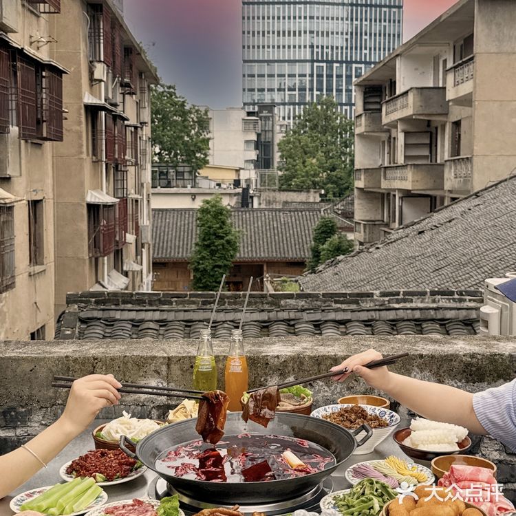 长沙！很有氛围感的天台火锅！！