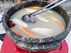 -墨脱石锅椰子鸡•香草鸭•东山羊(大东海店)