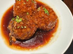 咸蛋黄狮子头-梅飞酒家(桑园路店)