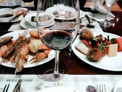 -荣誉国际酒店-云顶旋转餐厅