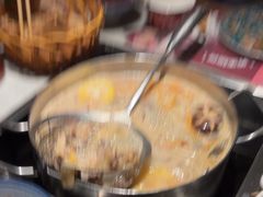 -尚尚仙·酸汤猪手·猪肚鸡火锅(华联万柳购物中心店)