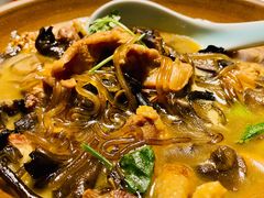 小鸡炖榛蘑-止观小馆·辽河口渔家菜(王府井店)