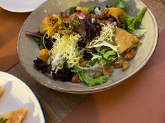 烤菠萝色拉-Golden Lily河内巴黎法越料理餐厅(建国西路店)