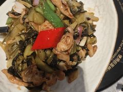 酸菜炒猪肠-味食家市师鸡(三元里店)