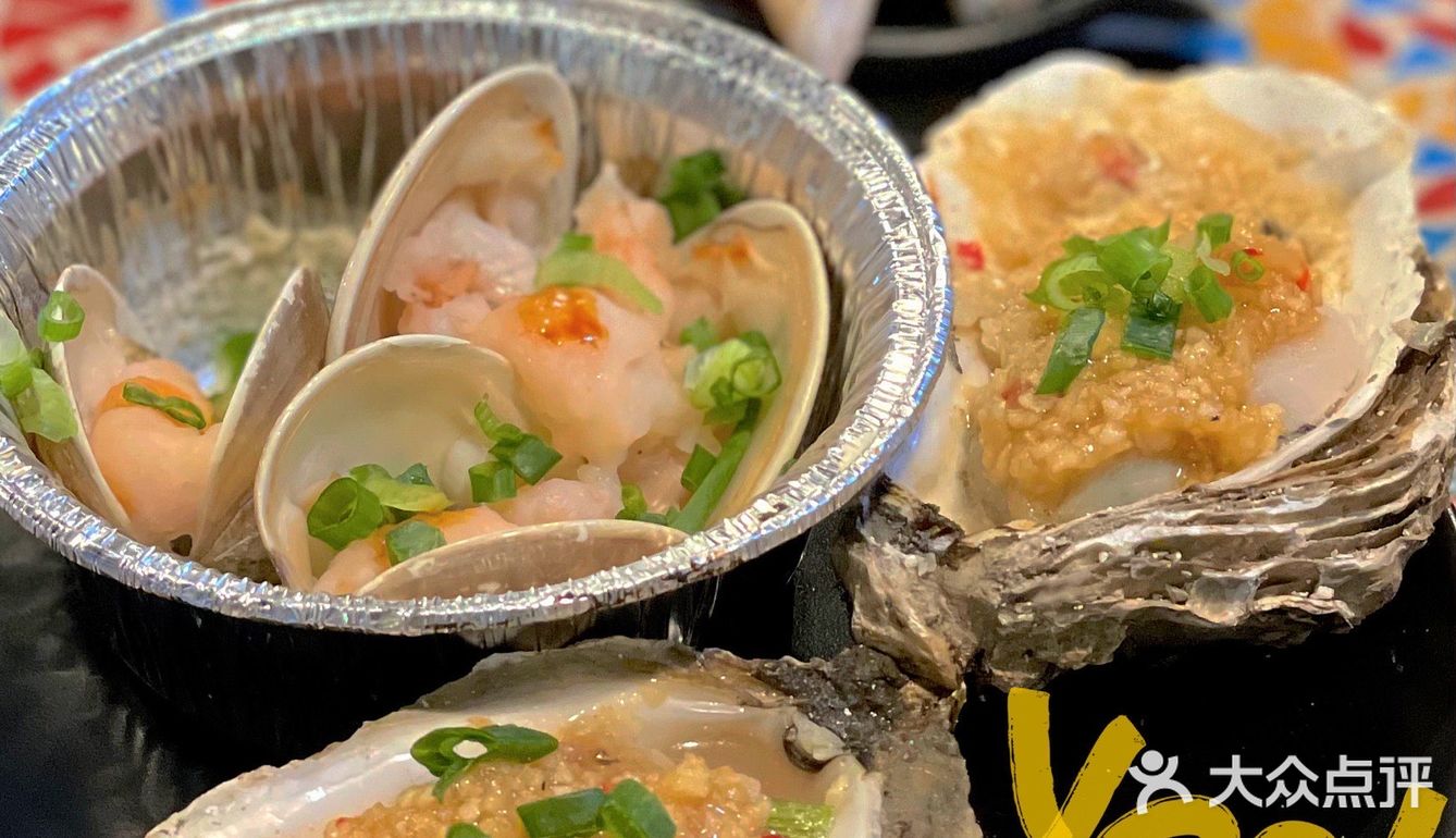 一家有驻唱小姐姐的烧烤店