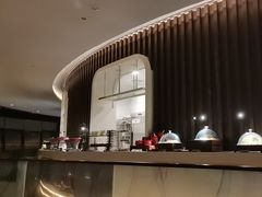 -亚洲国际大酒店·云顶阁旋转自助餐厅