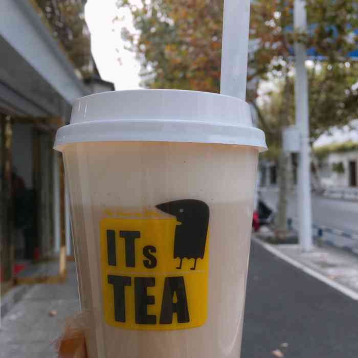 its tea-"朋友圈安利的网红奶茶终于来喝了 点了超浓.