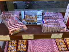 -红宝石·鲜奶小方·海派西点房(金杨店)