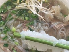 -鸿记越南牛鸡粉