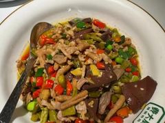 -费大厨辣椒炒肉(高铁吾悦广场店)