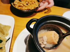 热干面-莲餐厅·湖北菜·藕汤是头牌(愚园路店)