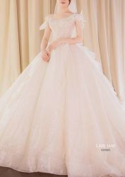 -Lady  Jane高端婚纱礼服馆