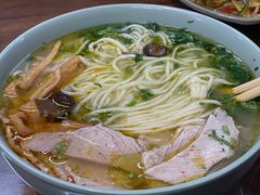 -亮亮面馆(经六路店)