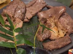 -山川小町·极番烧肉(新地假日广场店)