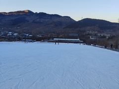 -济南卧虎山滑雪场