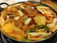 土豆排骨火锅-喇喇排骨火锅·传统韩式脊骨汤(望京西园总店)
