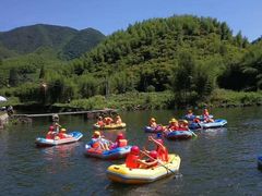 -安吉龙王山峡谷漂流
